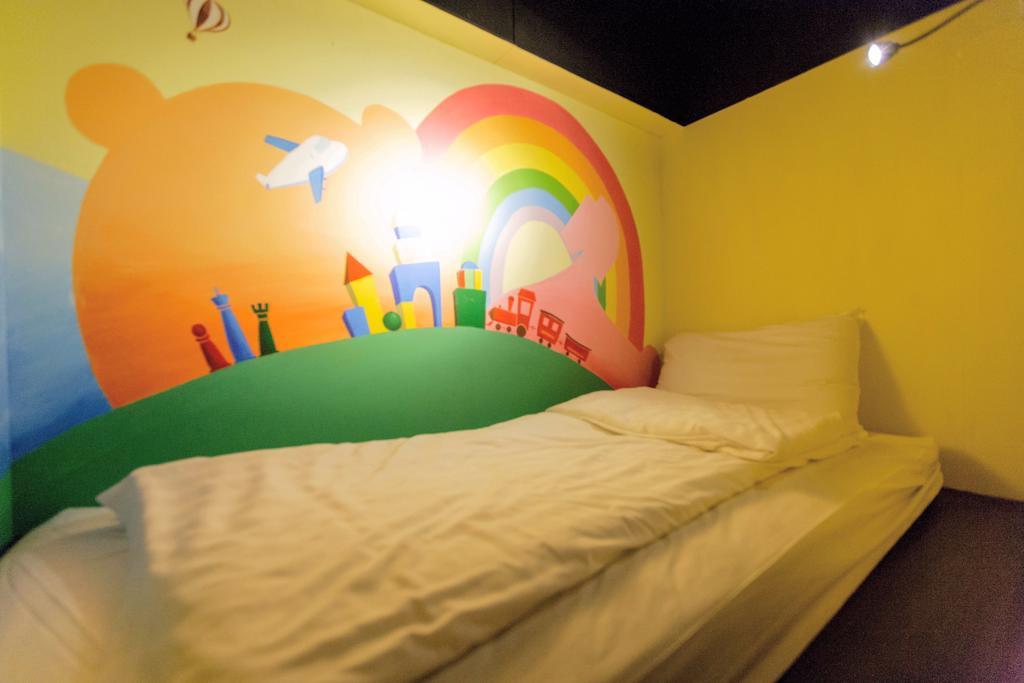 Angels Hostel Taipei Ximen Esterno foto