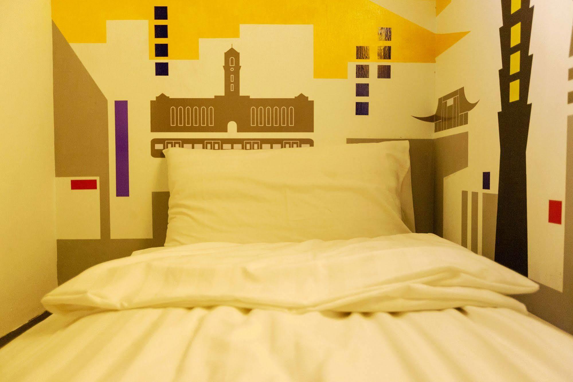 Angels Hostel Taipei Ximen Esterno foto